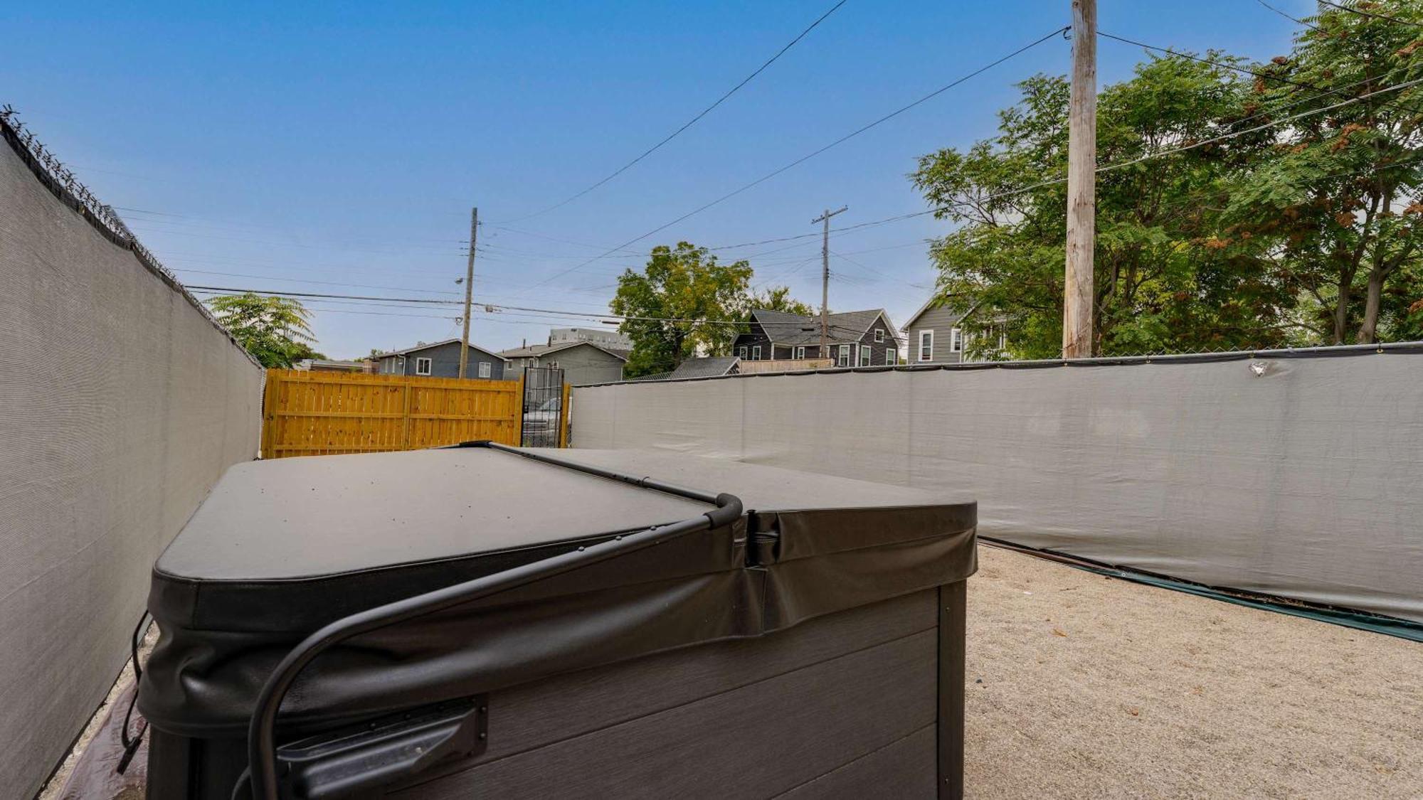 Suburban Hot Tub Oasis Near Osu & Short North *