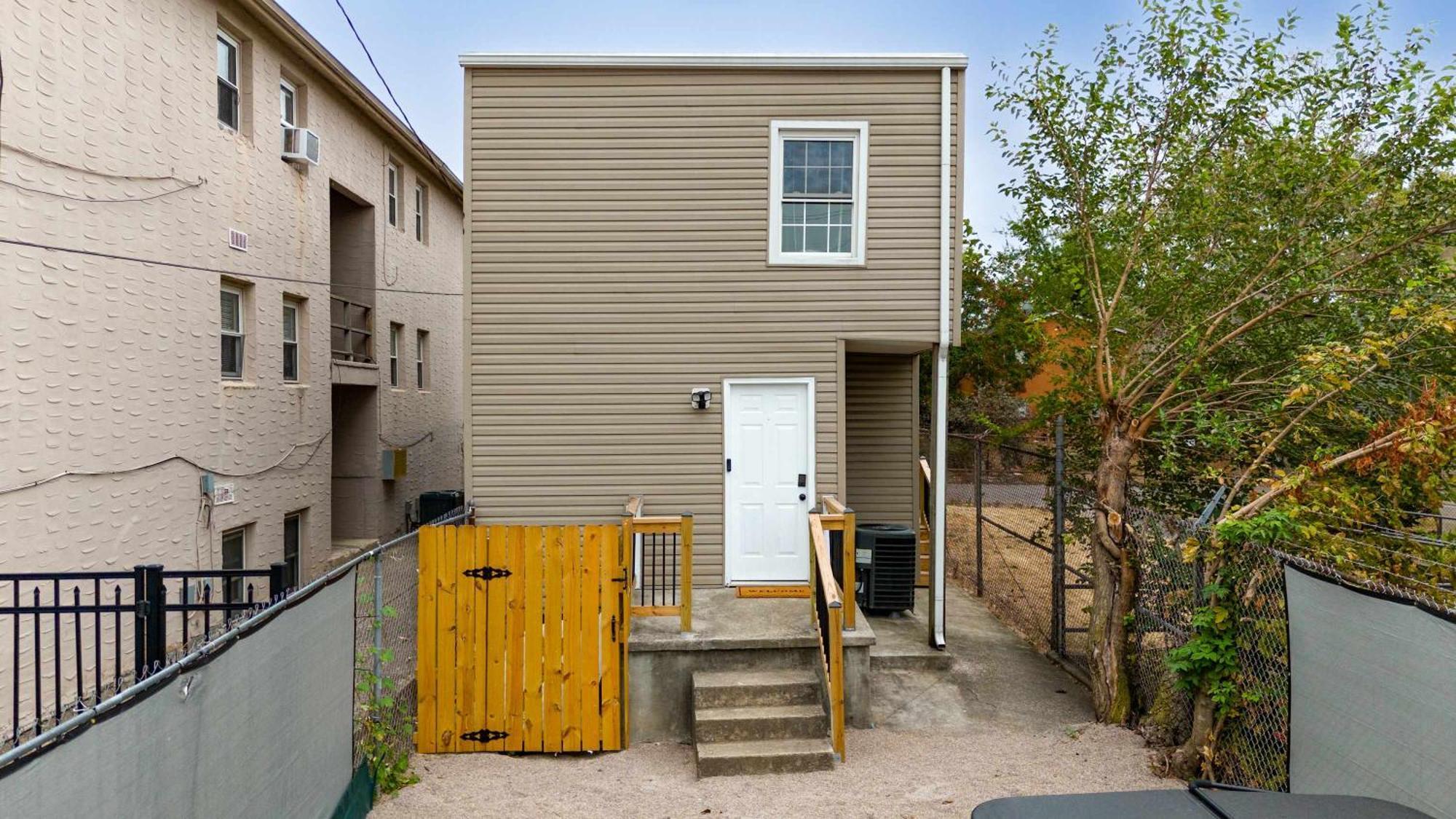 Suburban Hot Tub Oasis Near Osu & Short North * Columbus