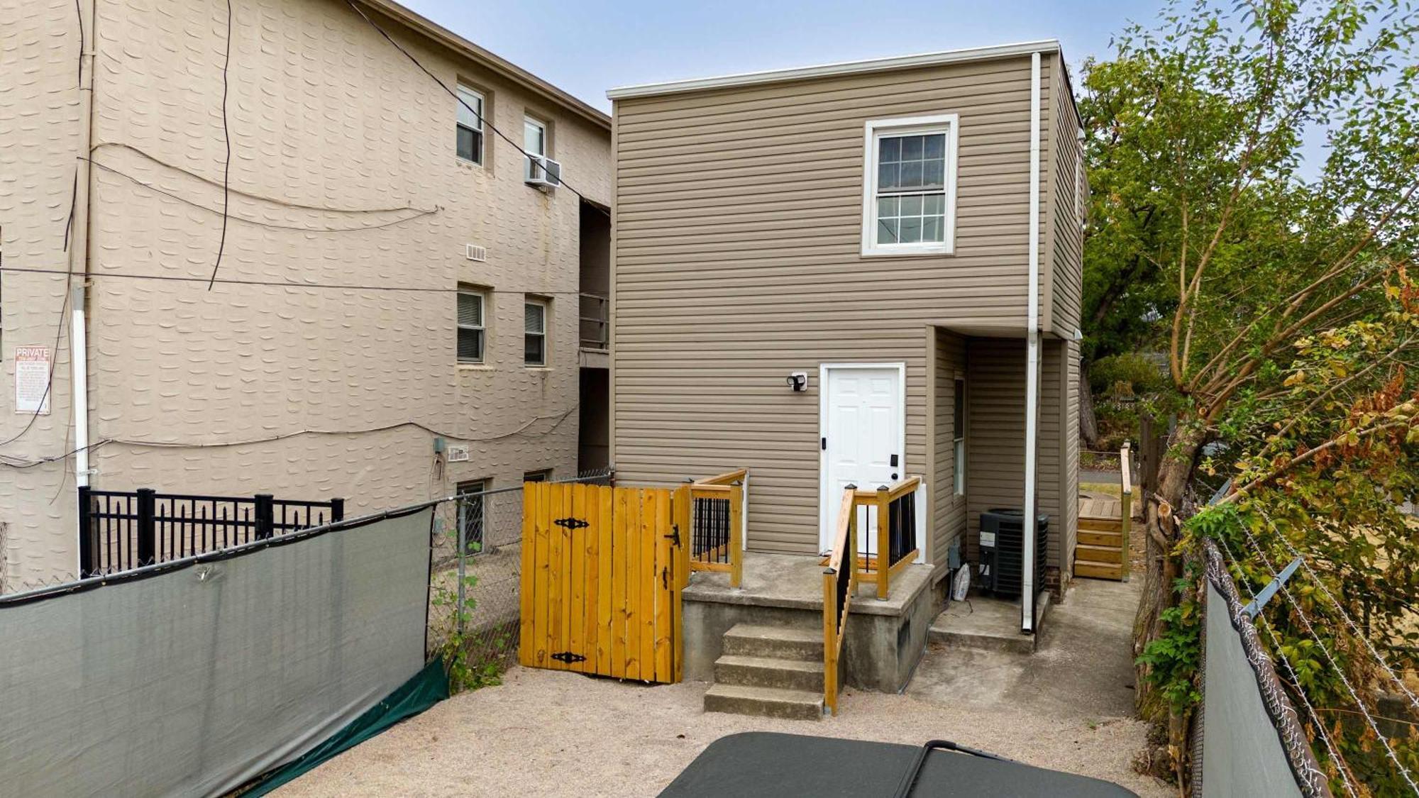 Suburban Hot Tub Oasis Near Osu & Short North Ferienhaus