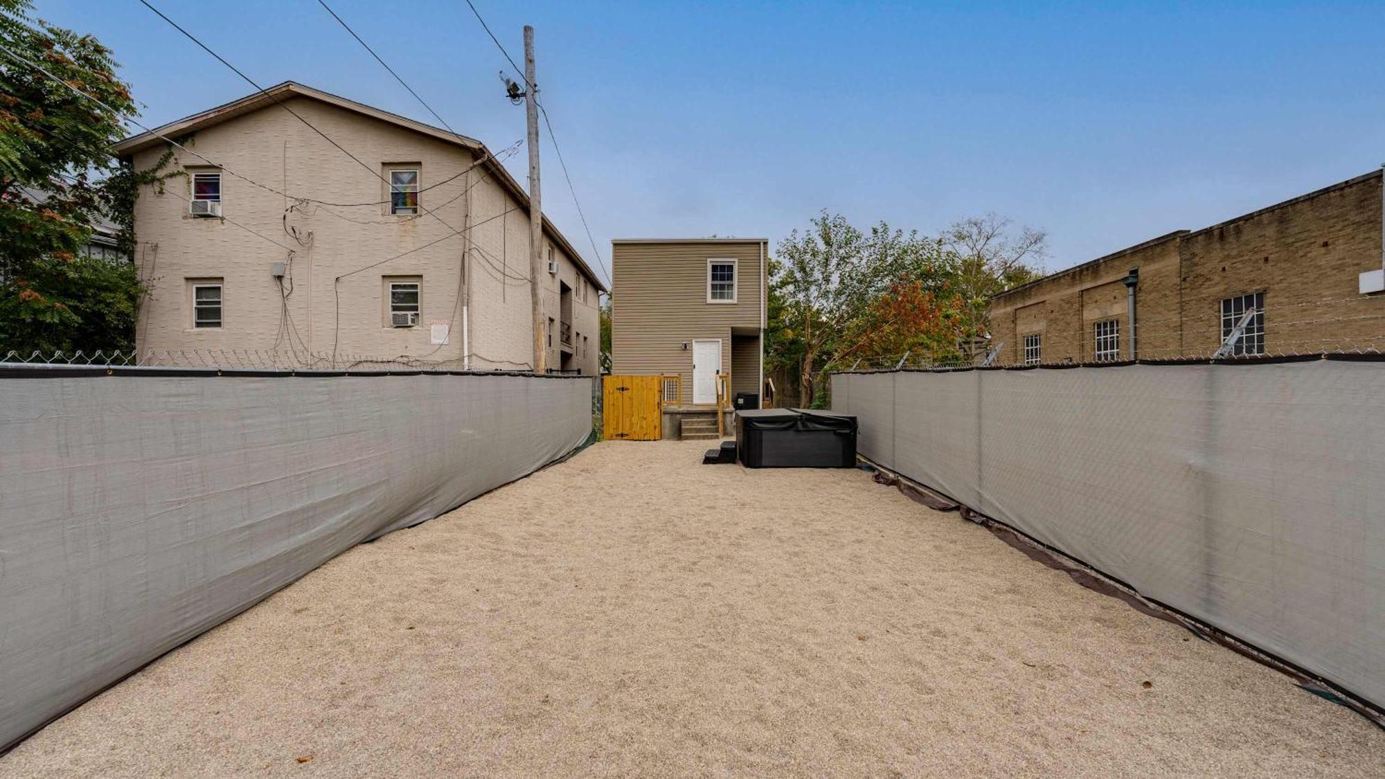 Suburban Hot Tub Oasis Near Osu & Short North Ferienhaus *